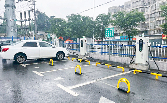 公共停车场.jpg